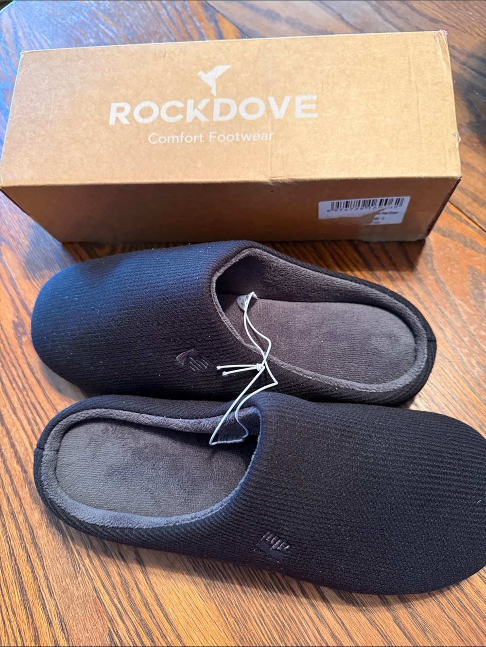 RockDove Women's Black Comfort Slip-On Slippers
